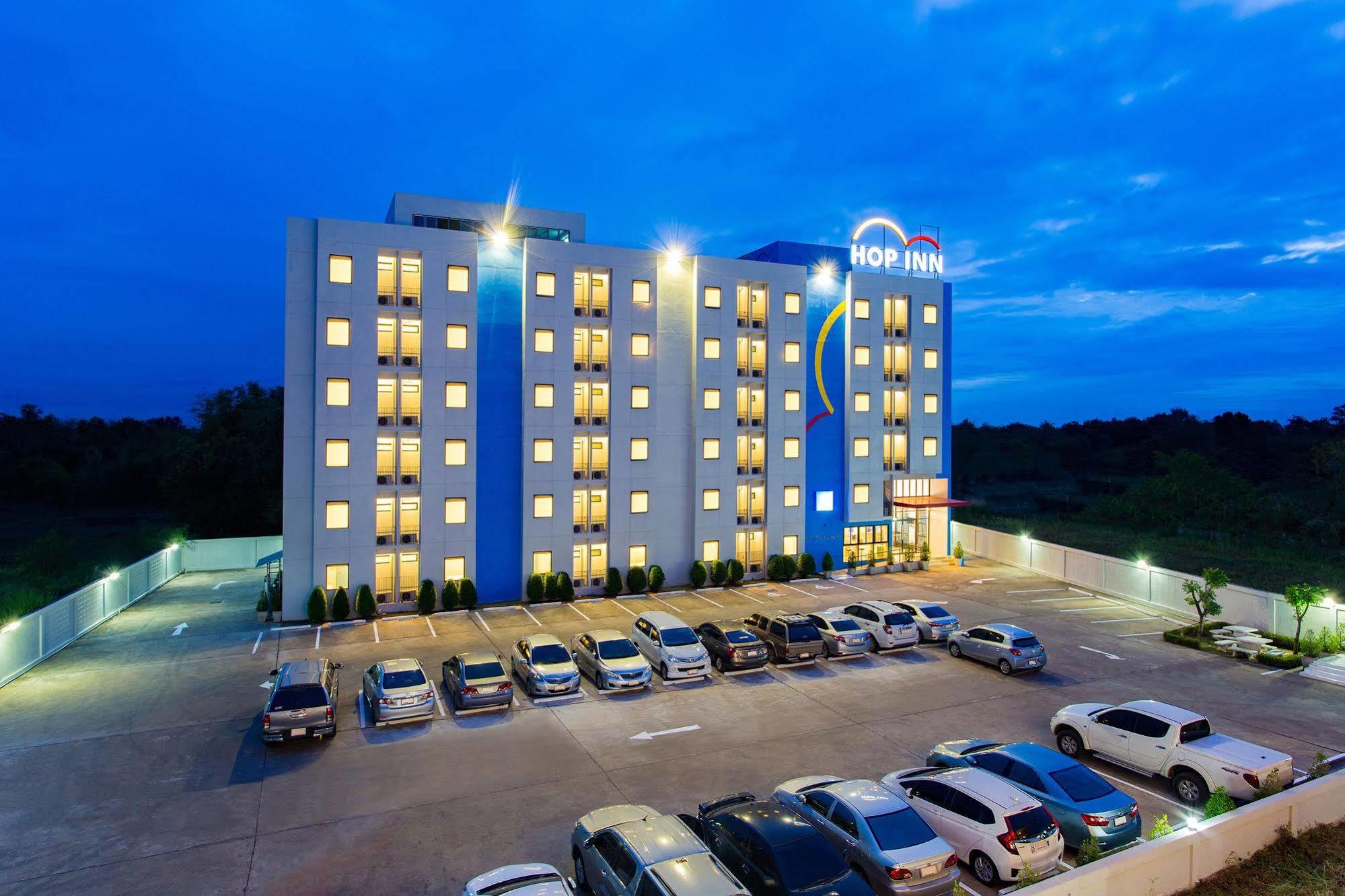 Hop Inn Лампанг Экстерьер фото