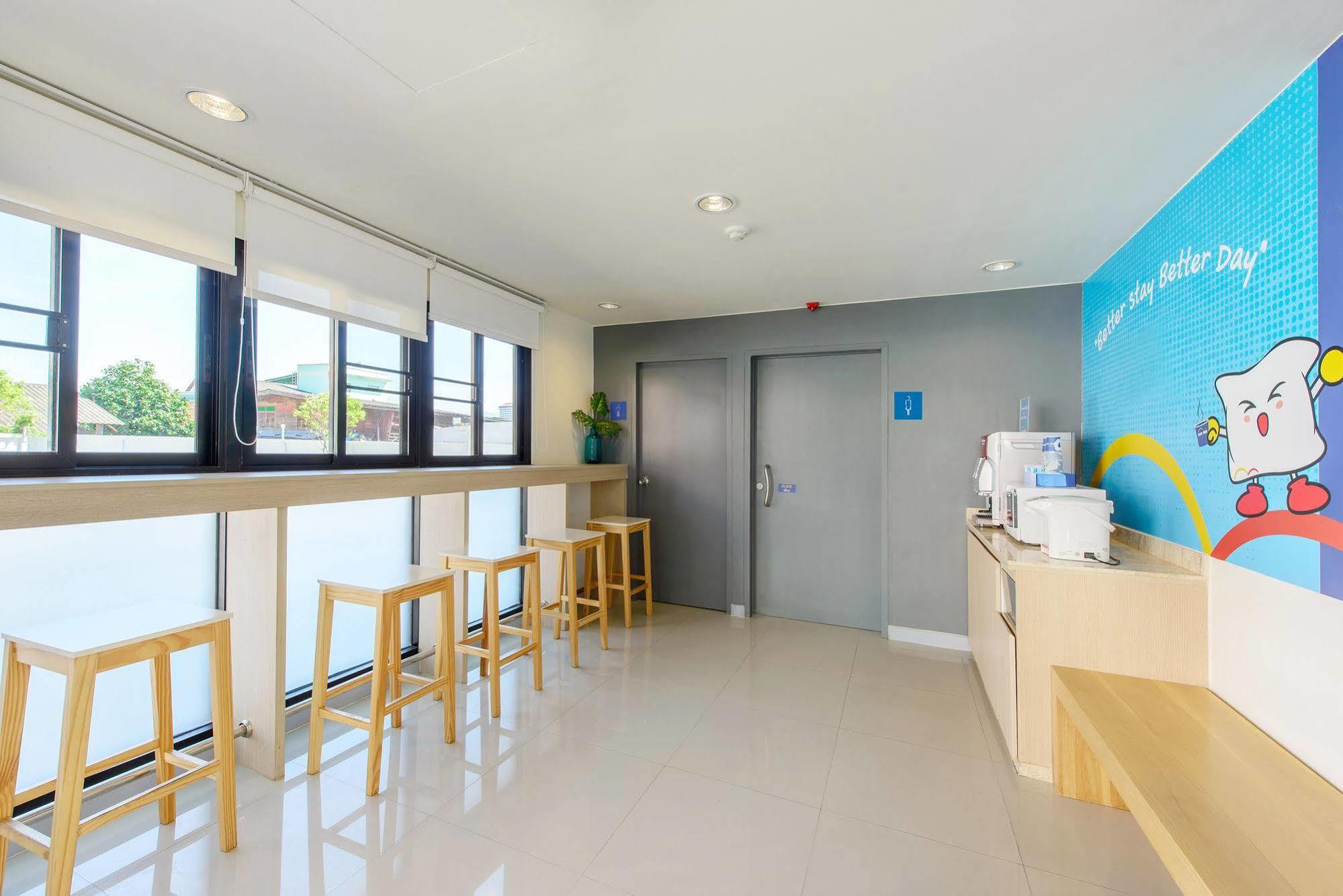 Hop Inn Лампанг Экстерьер фото