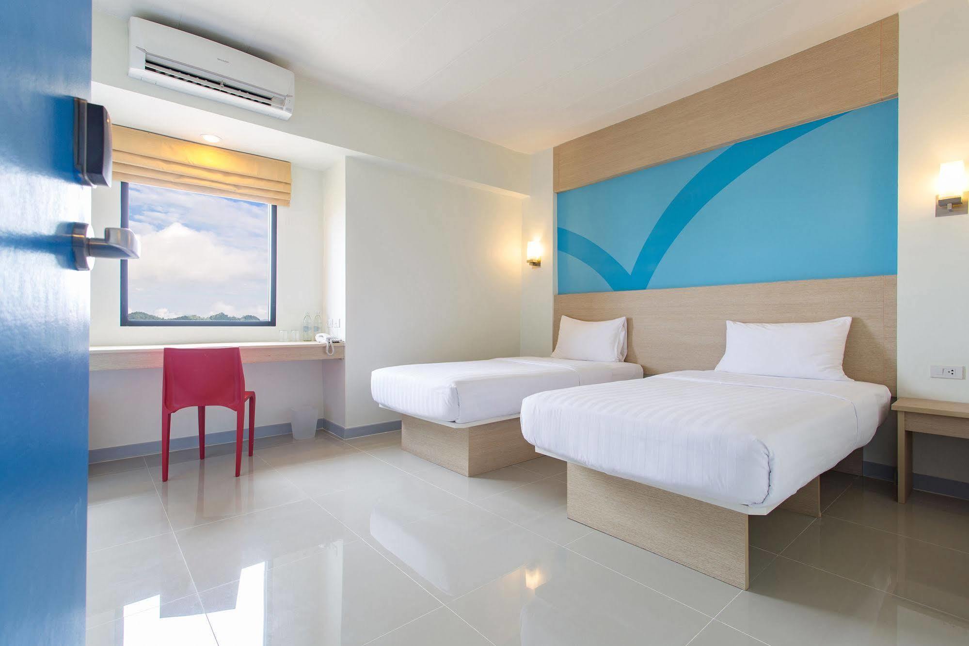 Hop Inn Лампанг Экстерьер фото